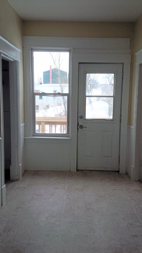 123 City Line #8 Kitchen