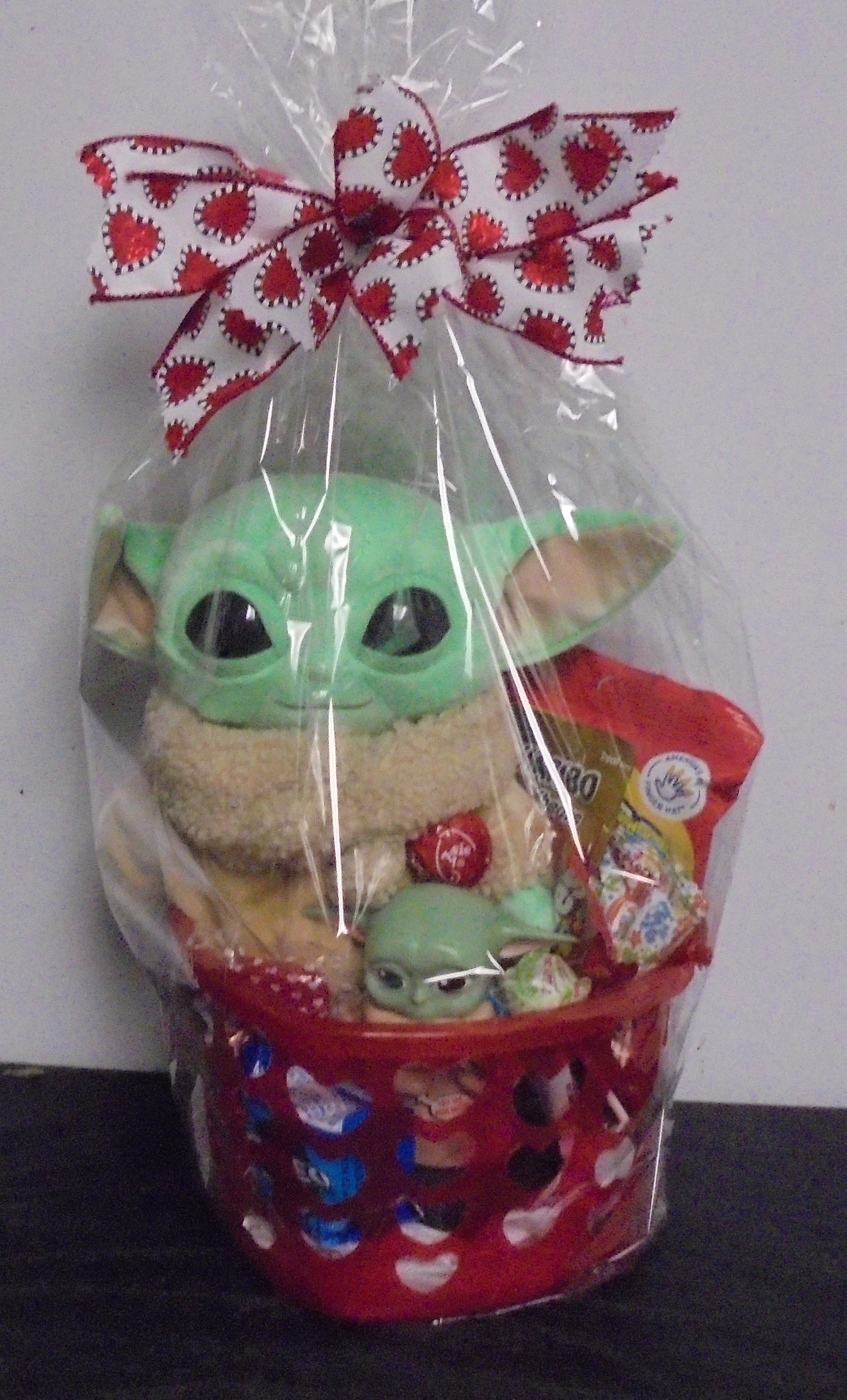 (K3) "Mandalorian" Goodie Basket
$35.00