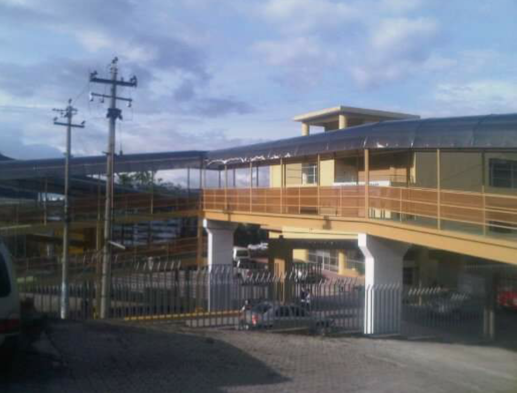 Puente Peatonal UCE