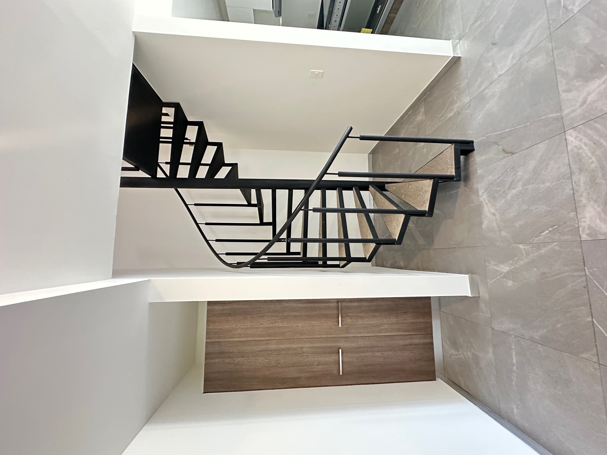 https://0201.nccdn.net/1_2/000/000/0e7/713/escalera-interior.jpg