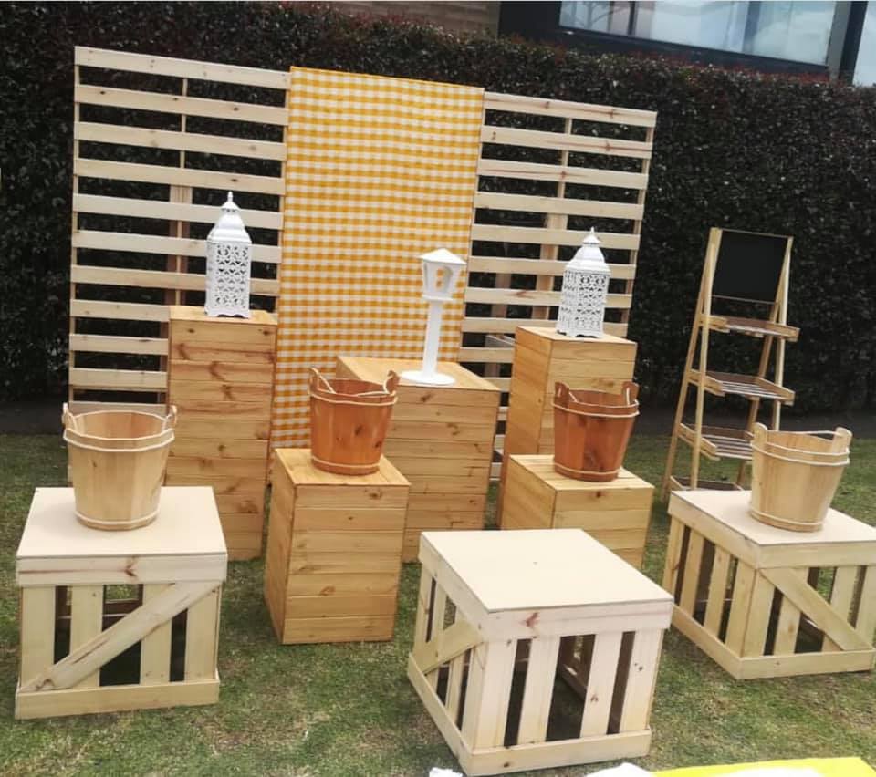 Guacal Gigante Color Madera
$35.000 ( AMARILLO,ROJO )
kit 5 Cubos Madera Natural
Principal 80CM Altura.
Mediana 1,02 M Altura .
Pequeña 58 CM Altura.
$ 200.000
Altura 2.20m X 1.04m
Pared de Madera Natural
$ 50.000