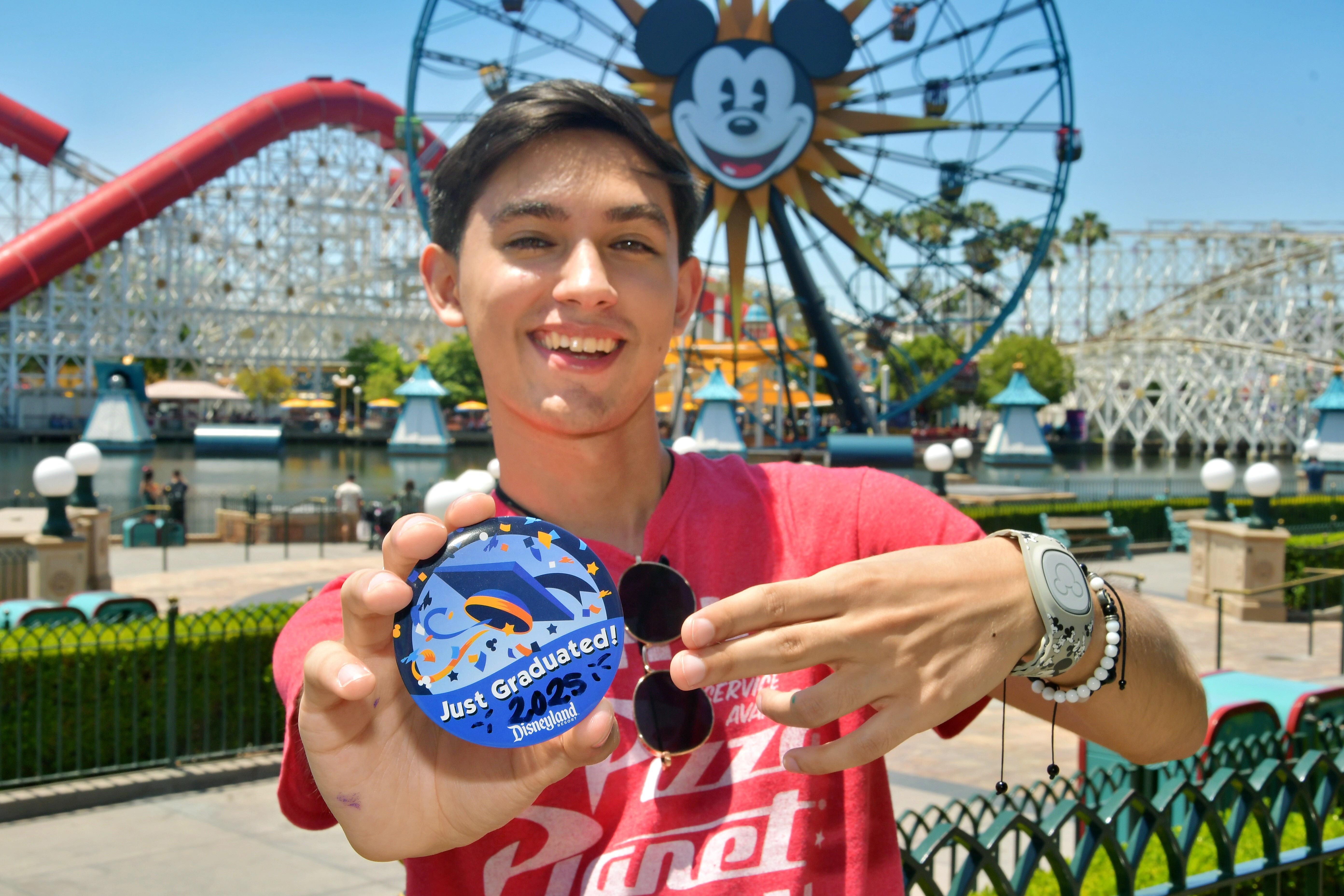 https://0201.nccdn.net/1_2/000/000/0e7/d25/2025-06-02---disney-california-adventure-park---pixar-pier2.jpeg