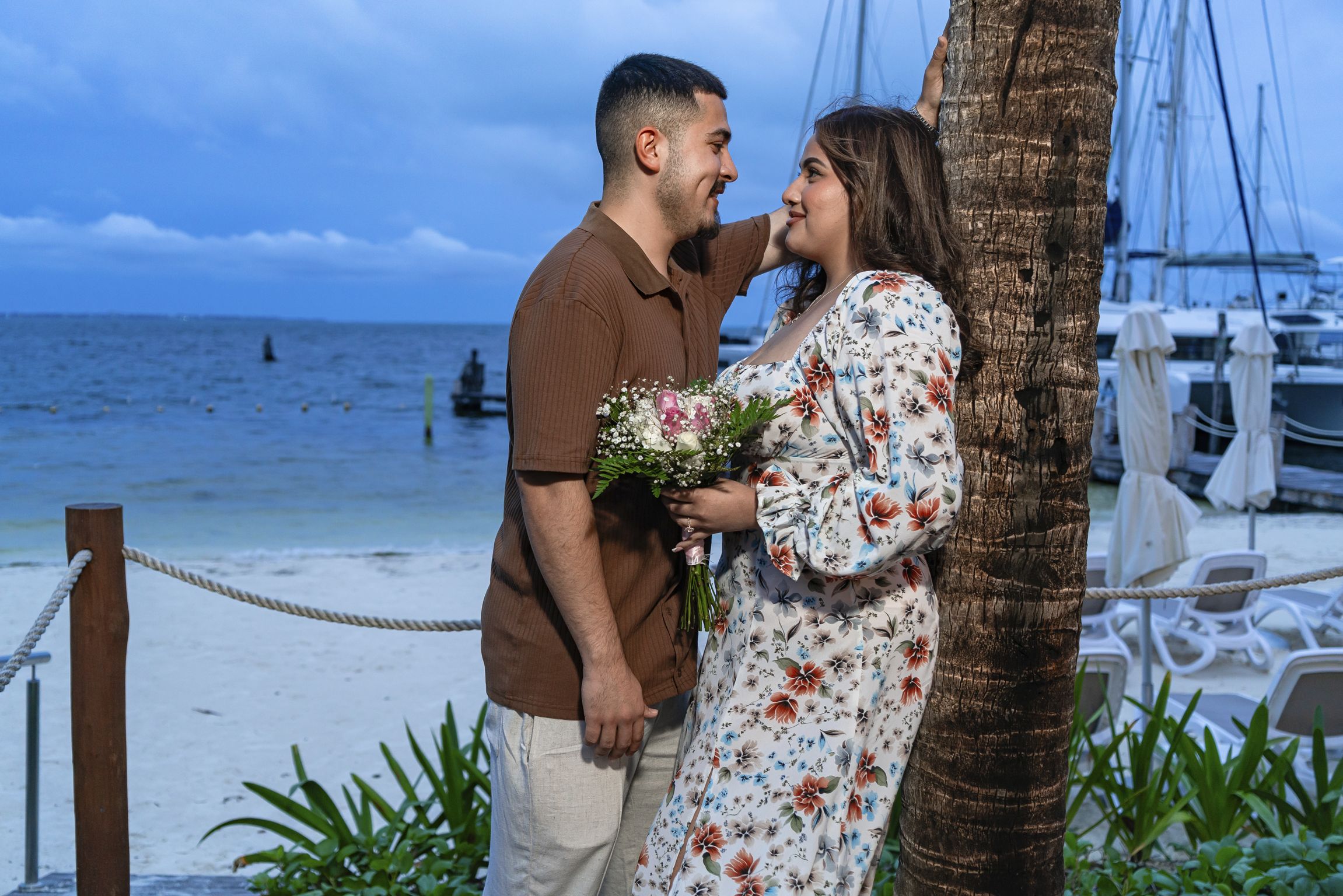 https://0201.nccdn.net/1_2/000/000/0e8/1f4/contratar-foto%CC%81grafo-de-pedida-en-cancu%CC%81n-luxury-engagement-ph.jpg