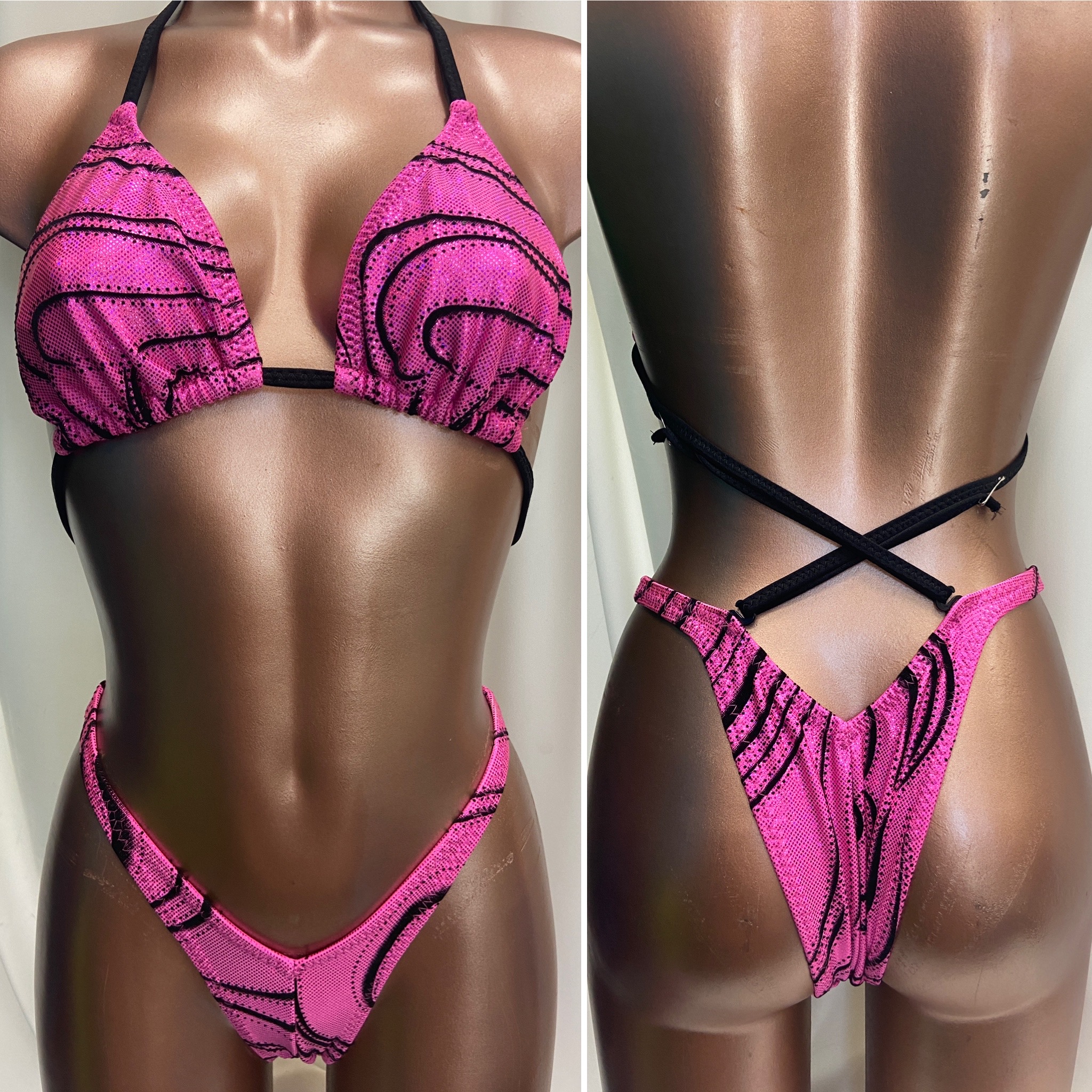 P6007
$65
B+ sliding top 
small front , xsmall back
pink with embossed black design