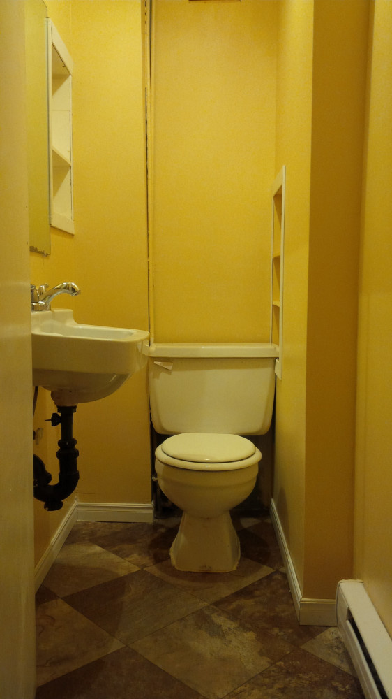 119 Queen Street West Bathroom