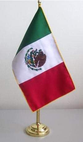 Bandera con base y asta de lat&#xF3;n p/escritorio