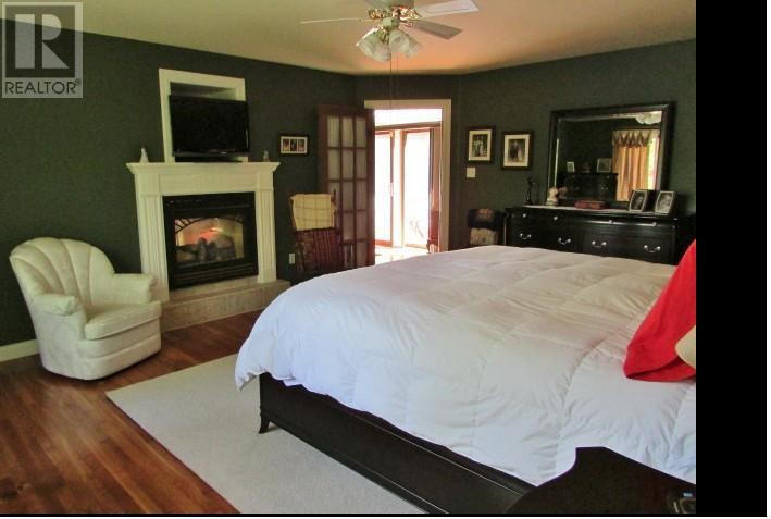 Master Bedroom
photo 2