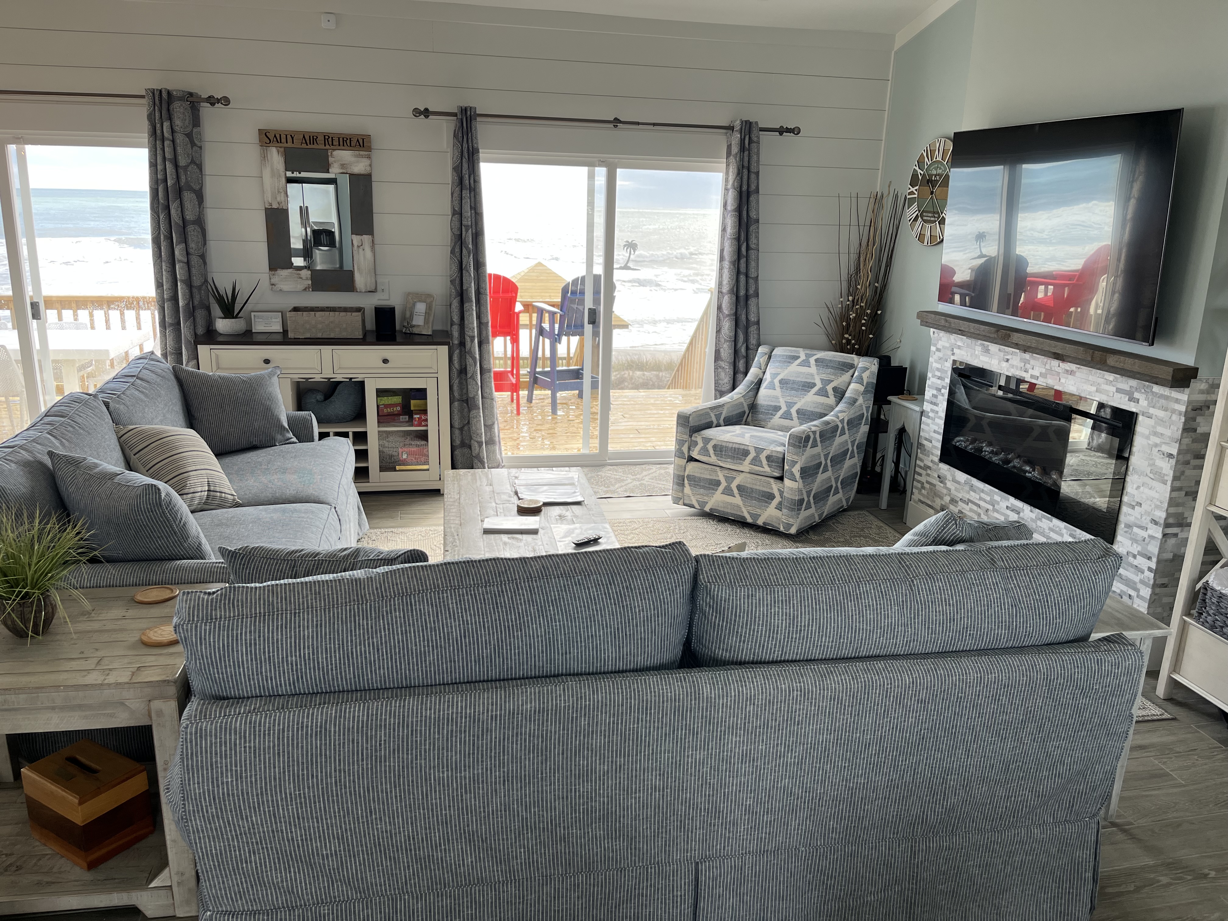 Entertainment Layout