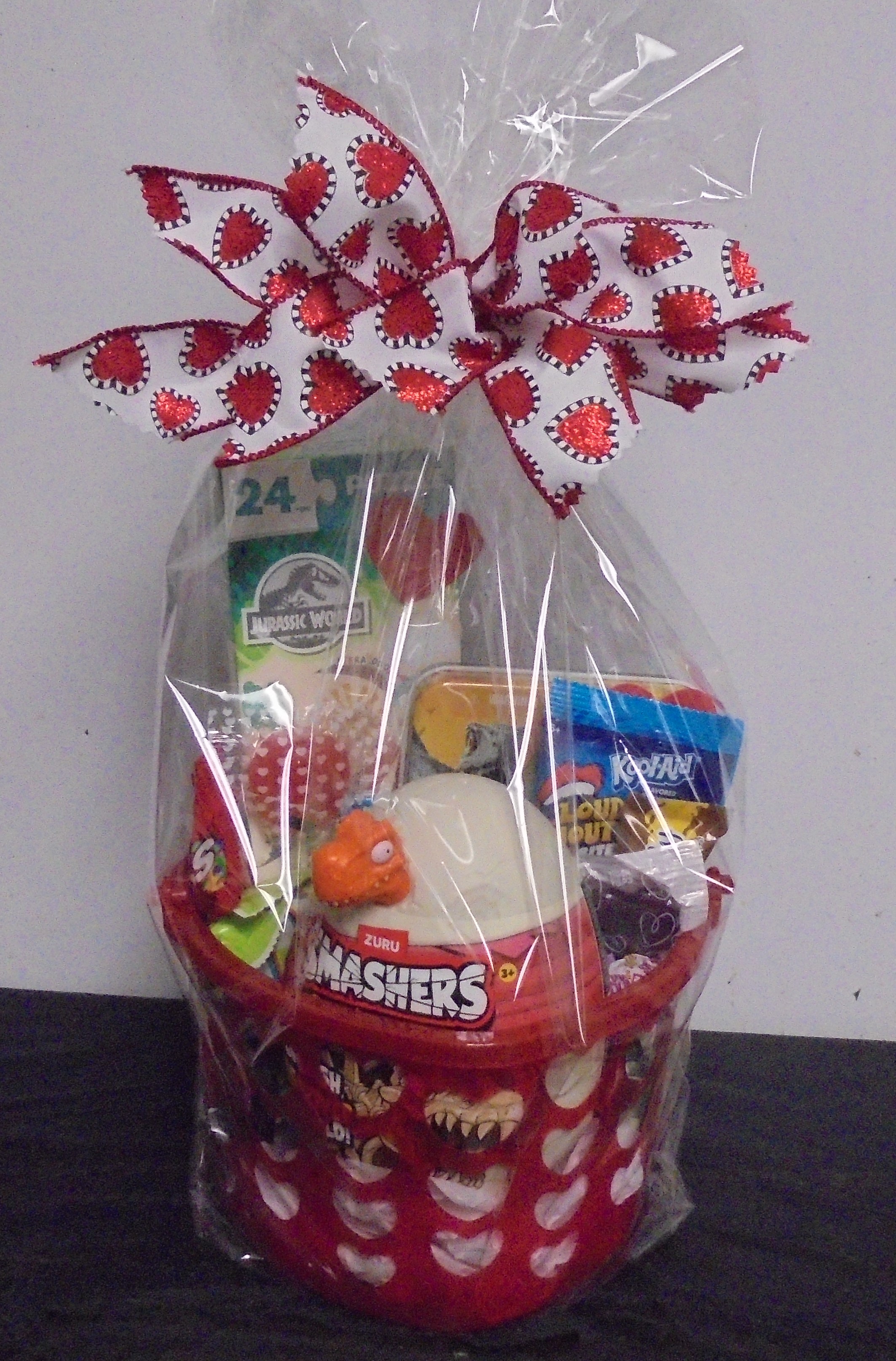 (K17) "Dinosaur" Goodie Basket
$35.00