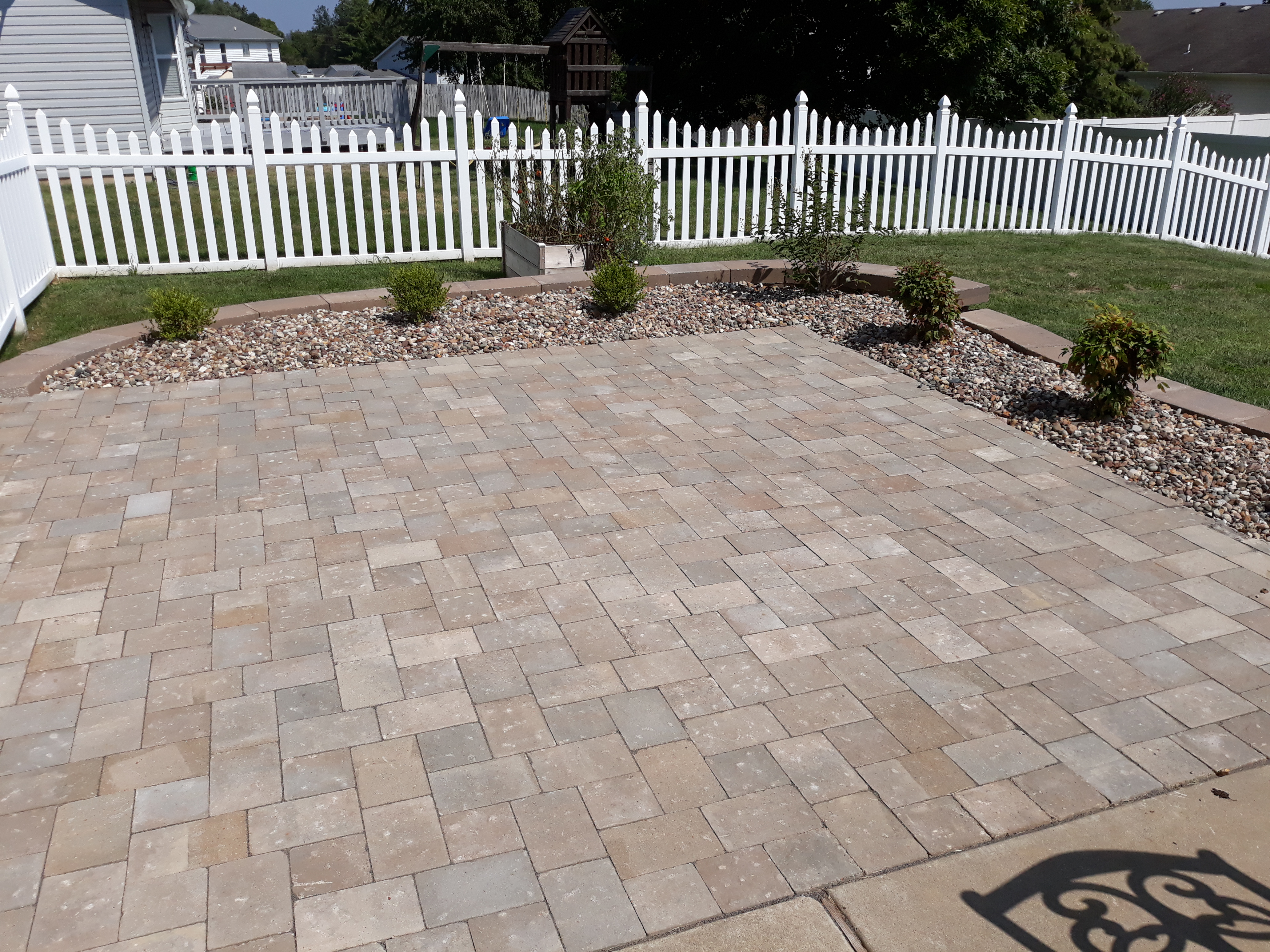 https://0201.nccdn.net/1_2/000/000/0ea/d93/preledge-bethany-patio.jpg
