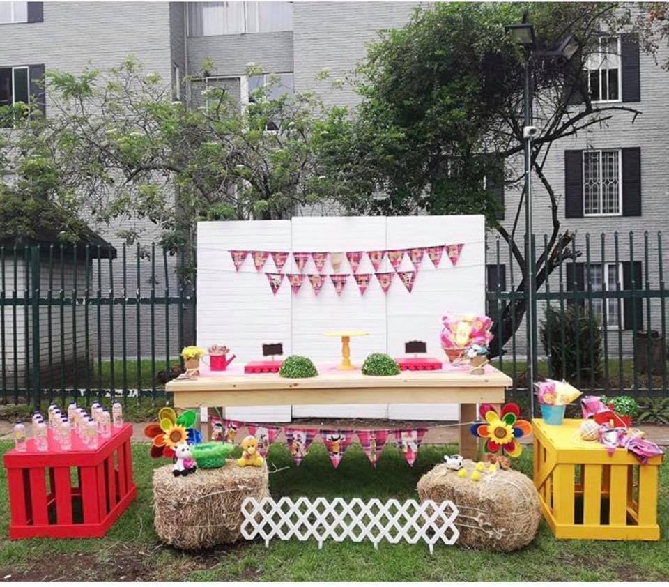 Mesa Grande color natural
medidas: Largo 2.20mx1
90.000