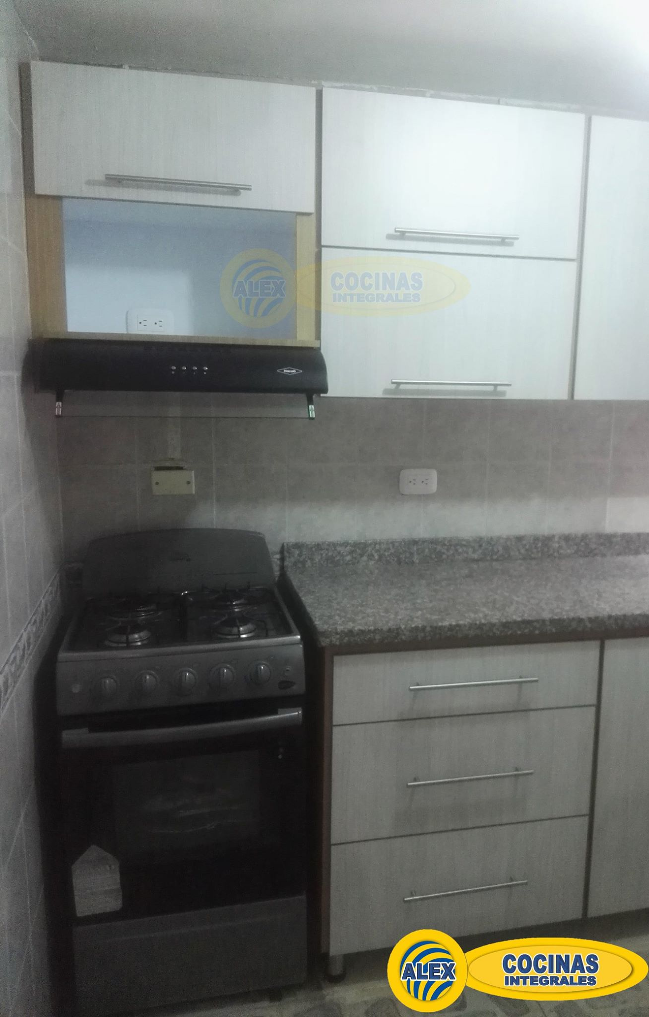 Cocina en L color Glacial