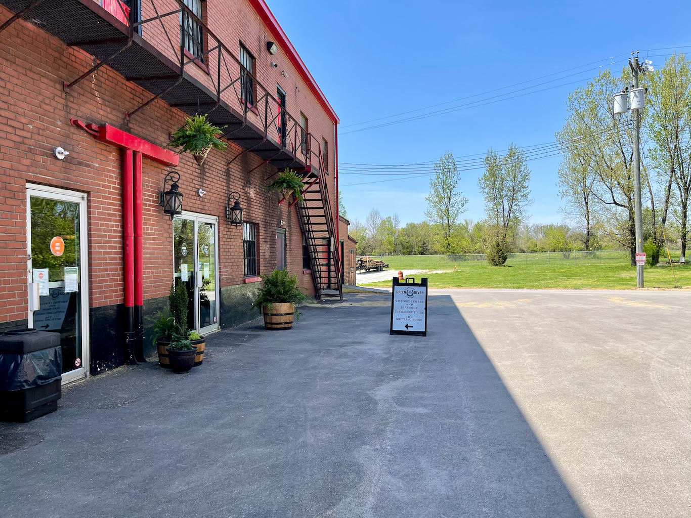 Visitor Center Entrance - Green River Distilling Co 