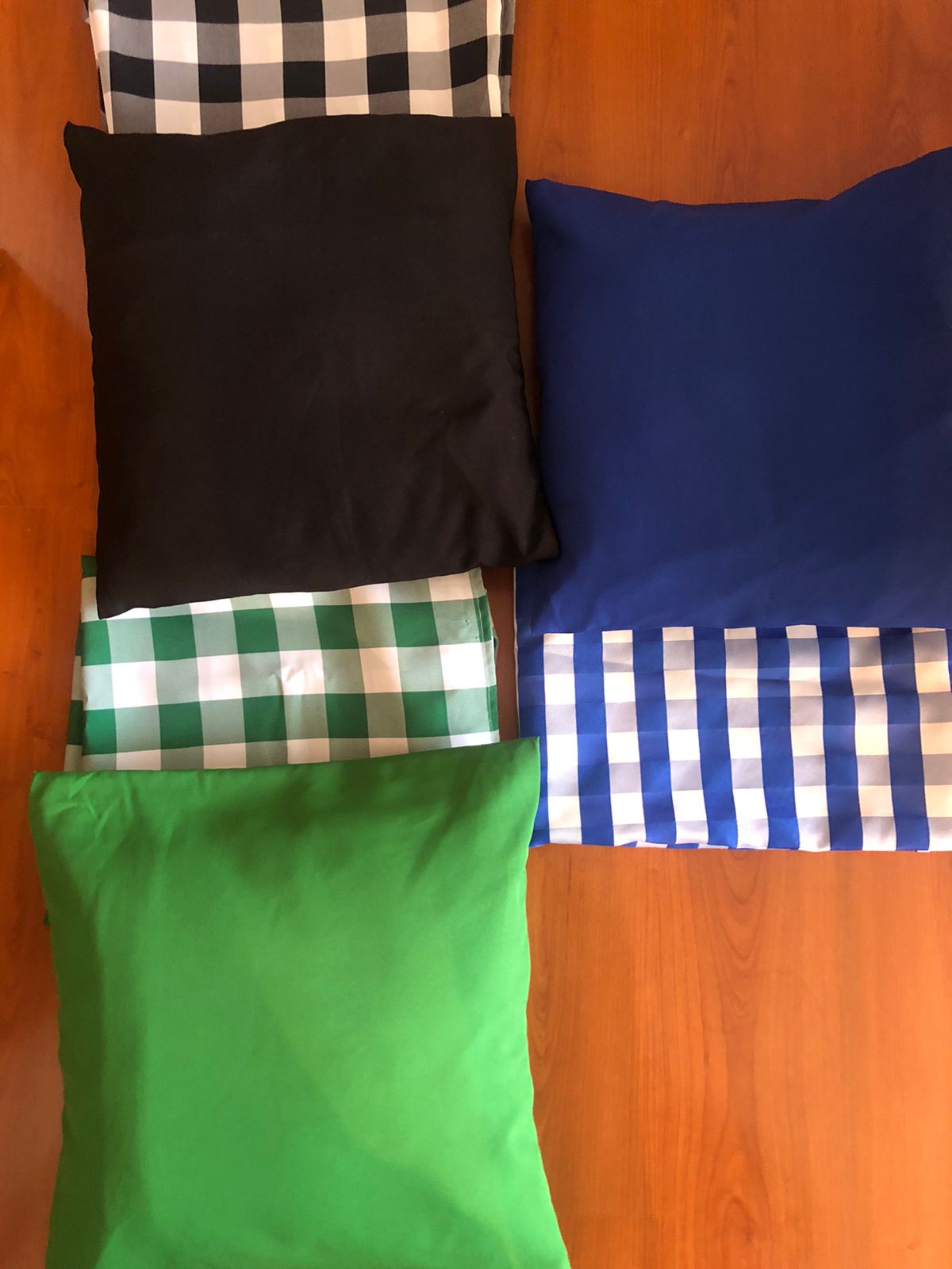 Cojines en tela
44cm x 44cm
Alquiler $ 5.000