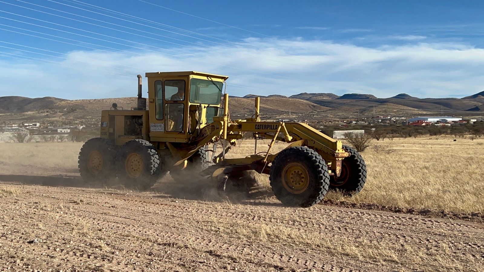 https://0201.nccdn.net/1_2/000/000/0ec/269/mc07-motoconformadora-120-caterpillar.jpeg