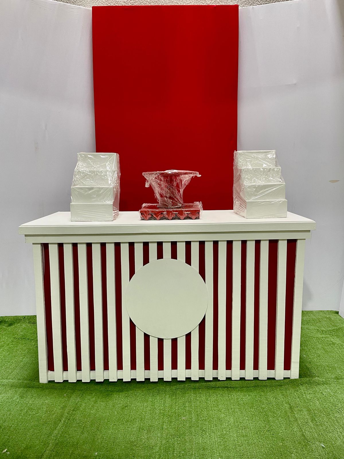 Mesa Tablilla
Color blanco fondo de
color, sin mensaje vinilo.
$150.000