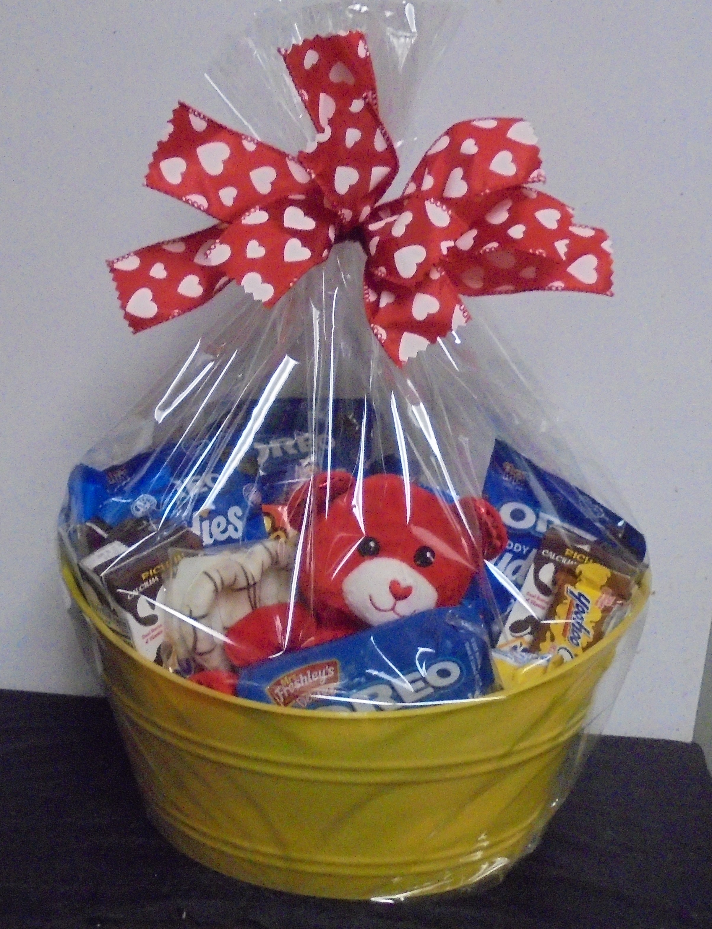 (1) "Oreo" Goodie Basket
W/ Small Plush Bear
$65.00