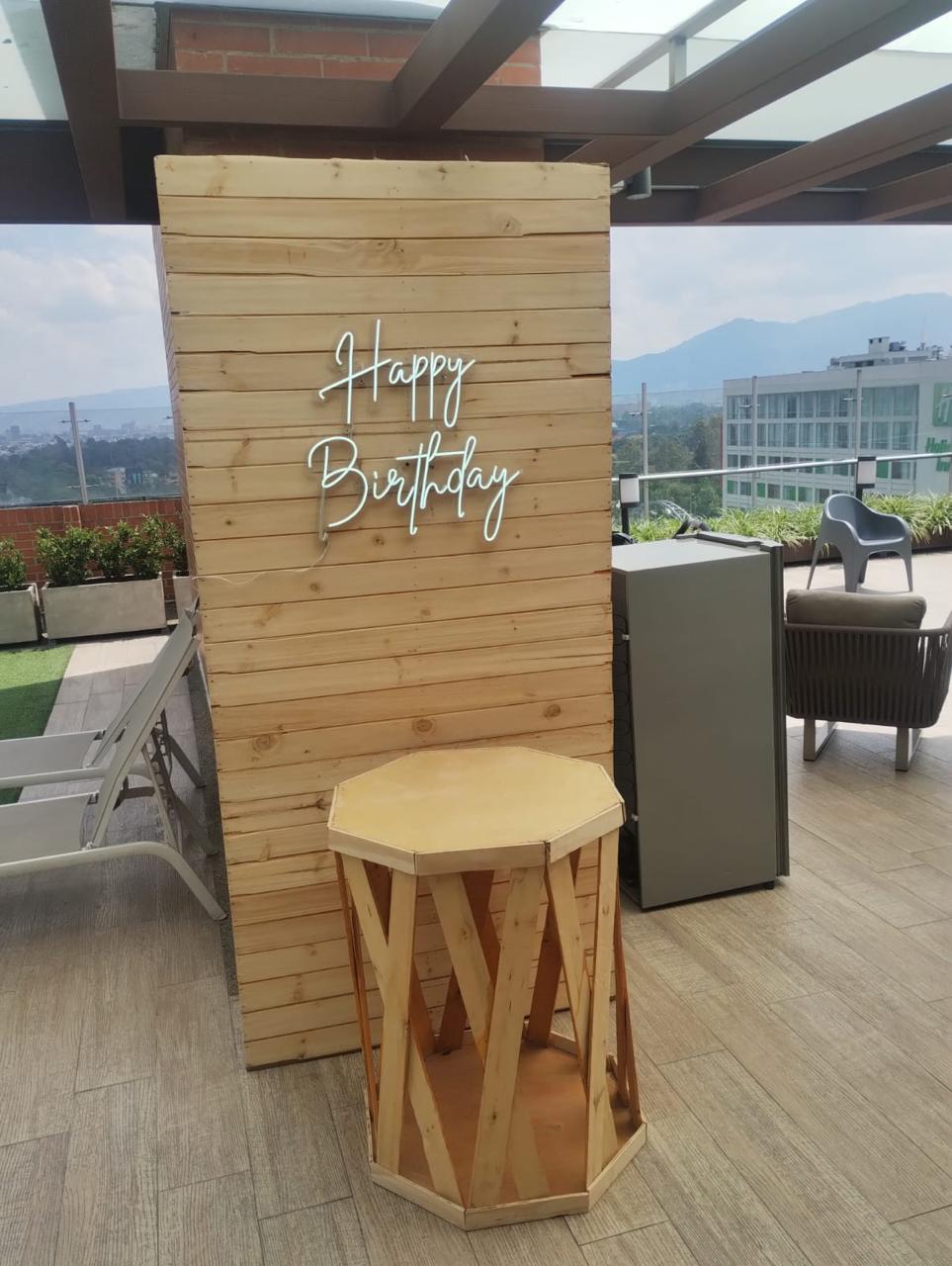 Mesa Octogonal Principal De Tablilla
62cmx62cm
80cm Alto
$50.000