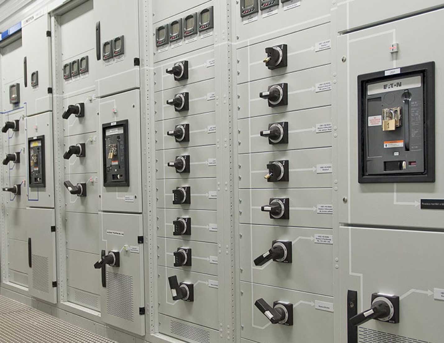 https://0201.nccdn.net/1_2/000/000/0ed/ab2/lv-panel-in.jpg
