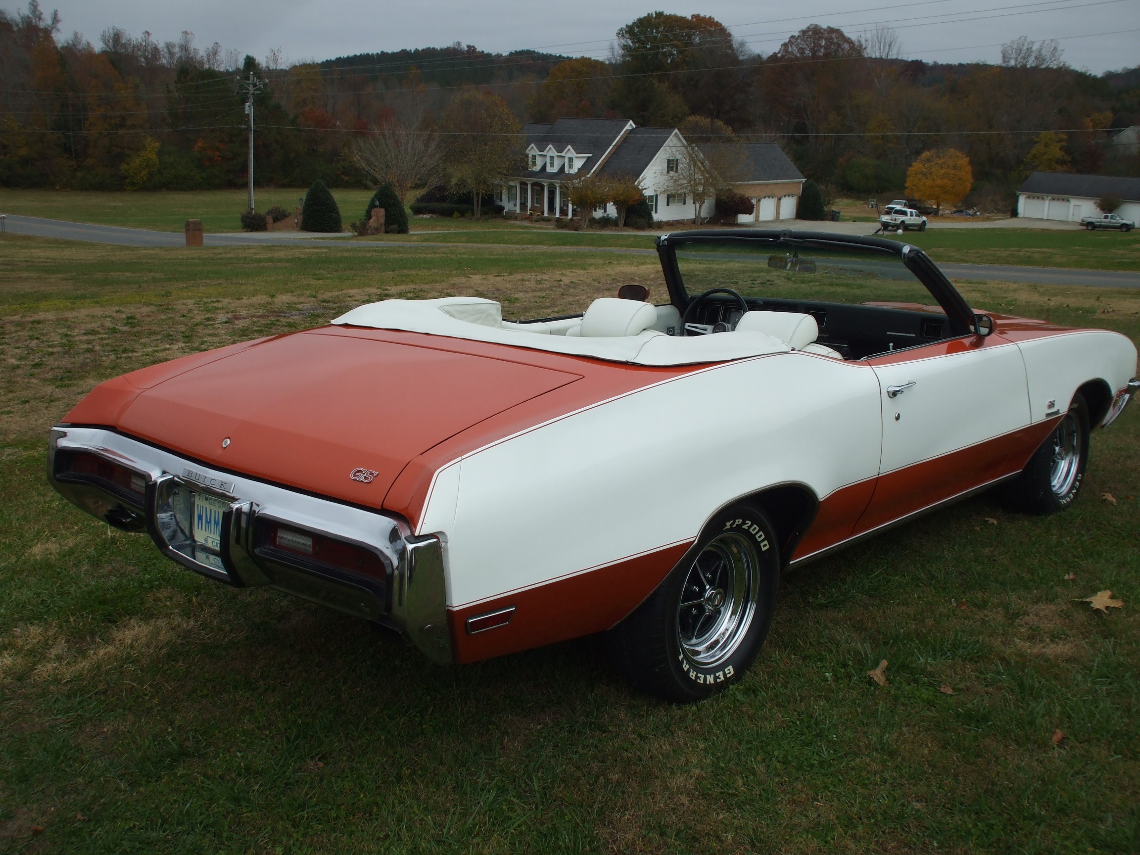 https://0201.nccdn.net/1_2/000/000/0ed/d36/1972BuickGsStage1Orange-090-2304x1728.jpg