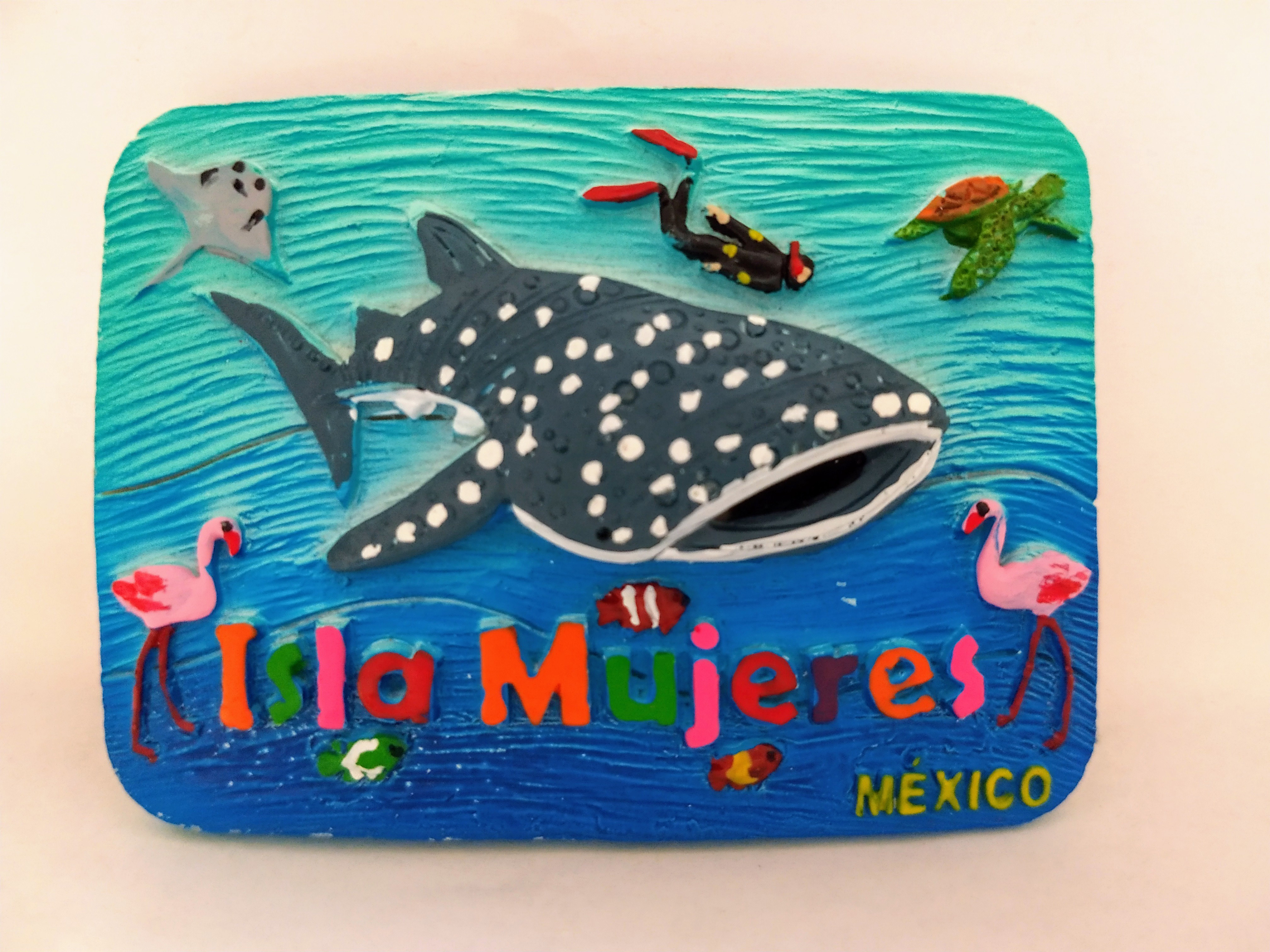 IMÁN DE RESINA
ISLA MUJERES
 PINTADO A MANO
8cm Ancho
6cm Alto