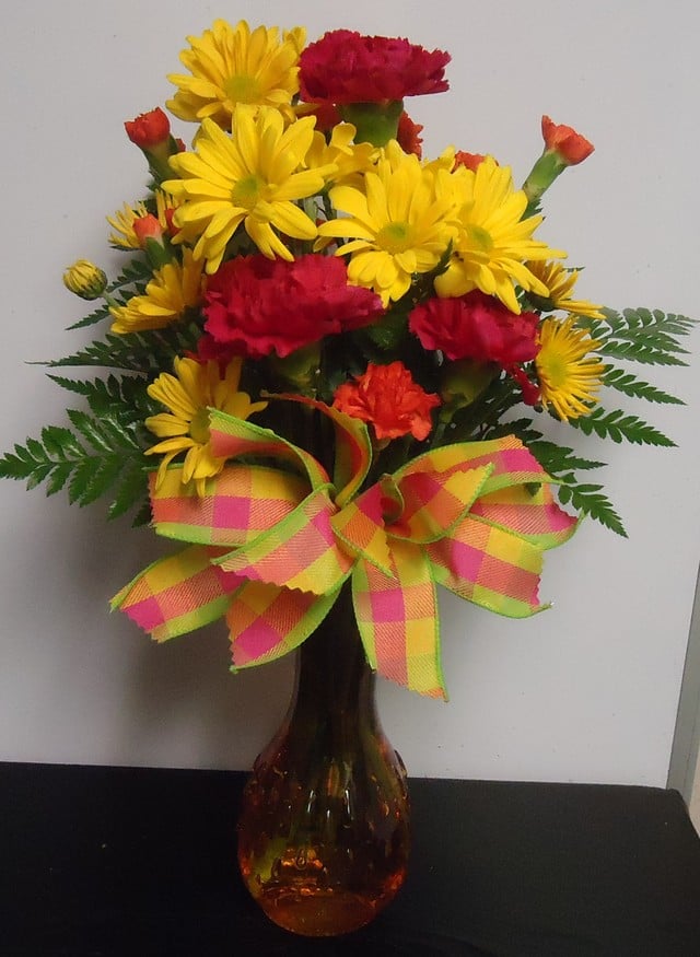 (16) "Fresh Mix" Vase
Carnations & Daises
$35.00