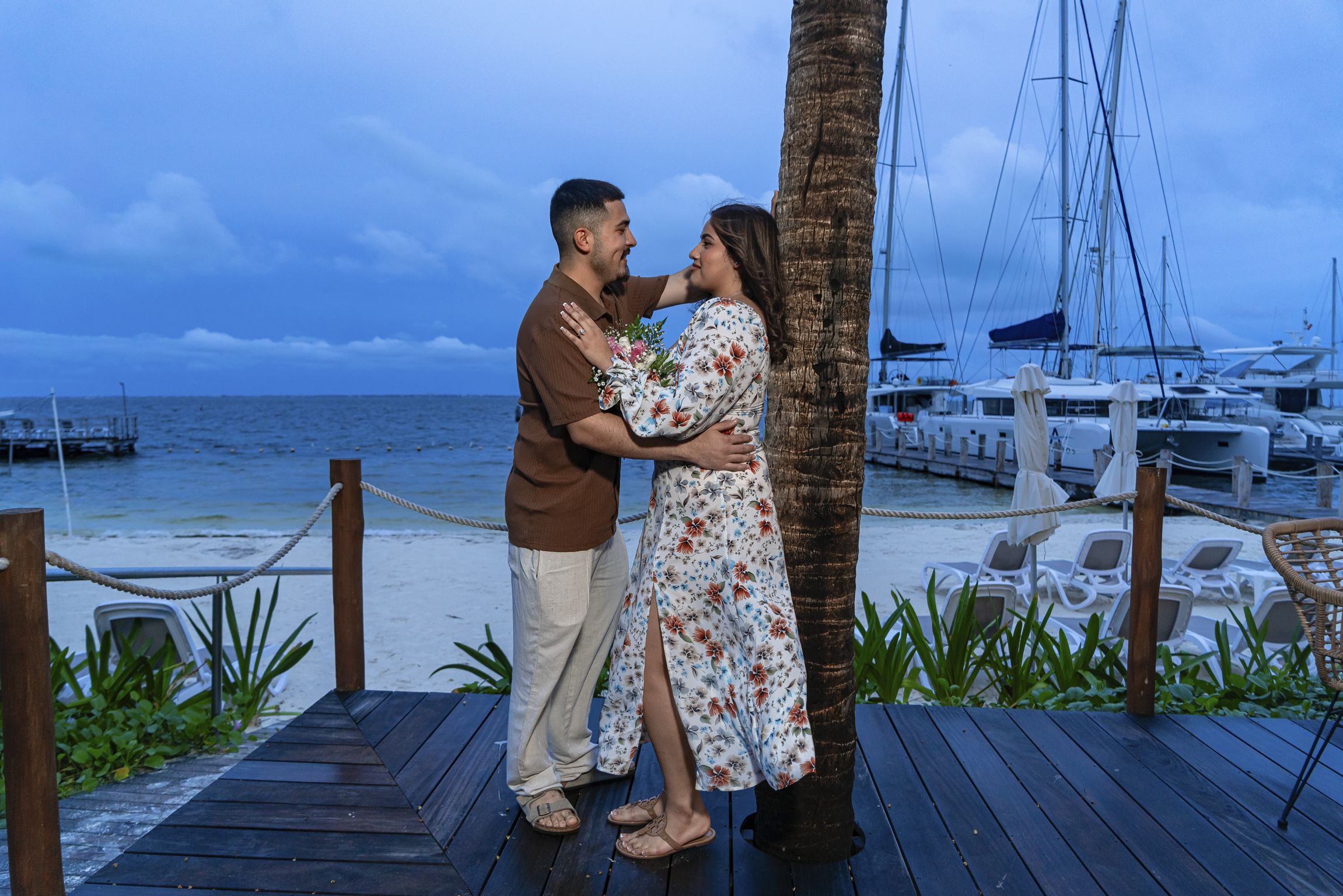 https://0201.nccdn.net/1_2/000/000/0ee/c1a/contratar-foto%CC%81grafo-de-pedida-en-cancu%CC%81n-luxury-engagement-ph.jpg