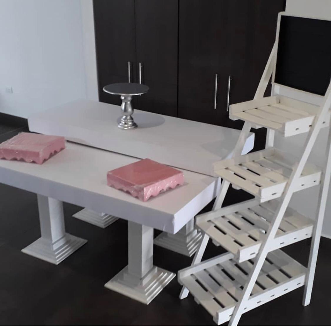 Bases Planas Troqueladas
Color Rosado
$20.000
Base Plateada para Postres
Alquiler $20.000