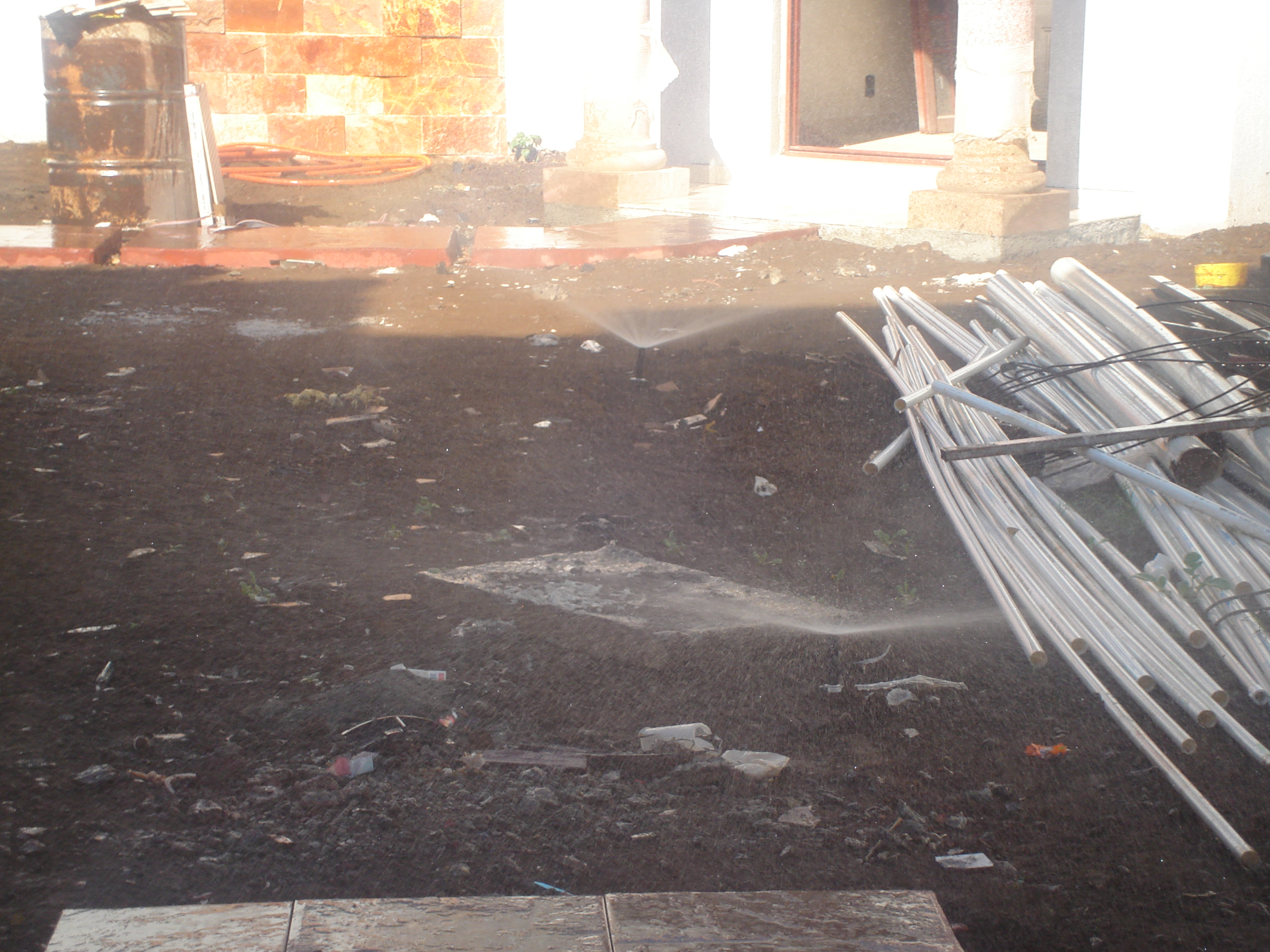 Prueba de aspersores para riego residencial.