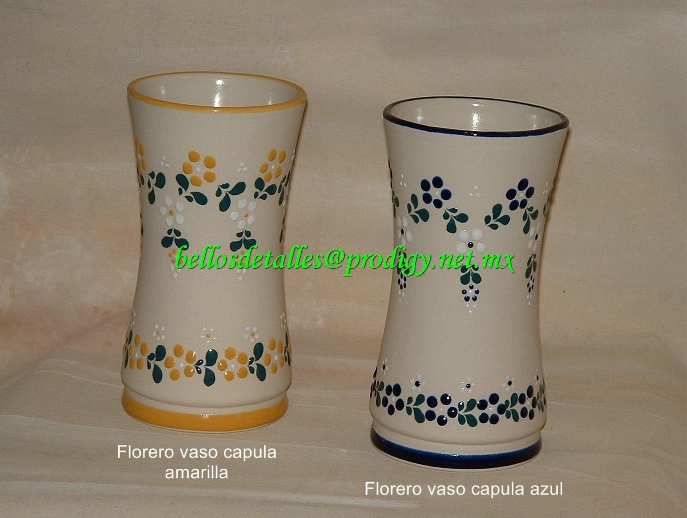 https://0201.nccdn.net/1_2/000/000/0ef/72a/Florero-vaso-capula-amarilla-y-azul-1355x1022.jpg