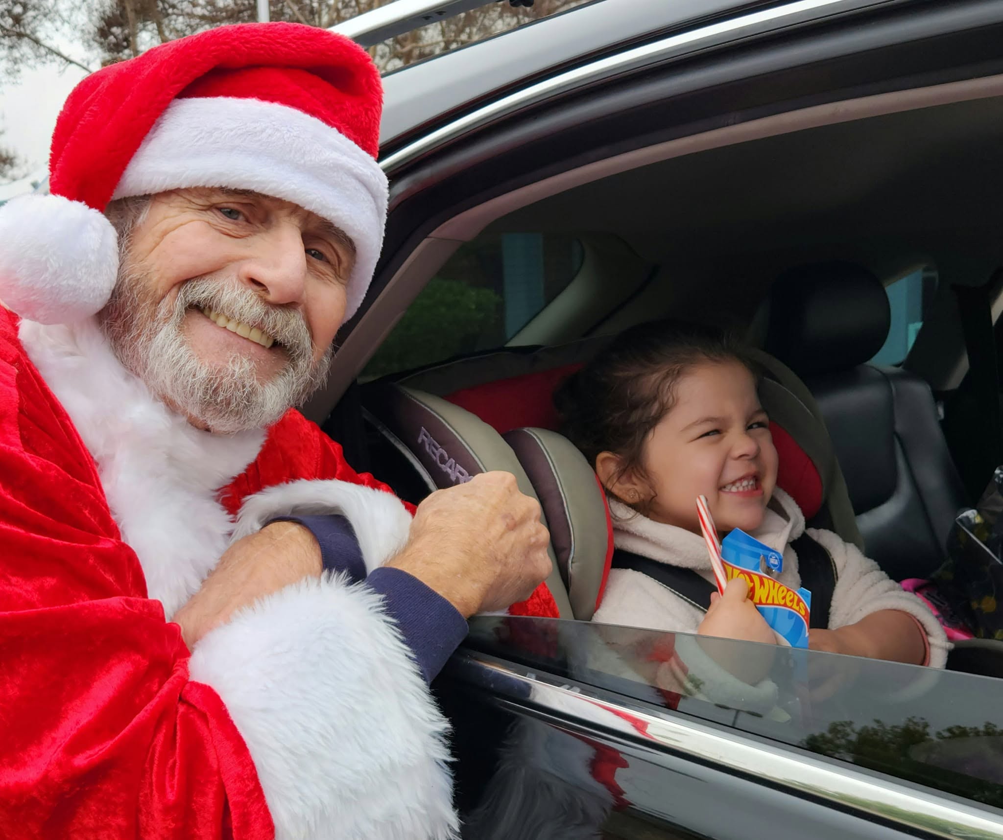 https://0201.nccdn.net/1_2/000/000/0ef/93c/1santa8.jpg