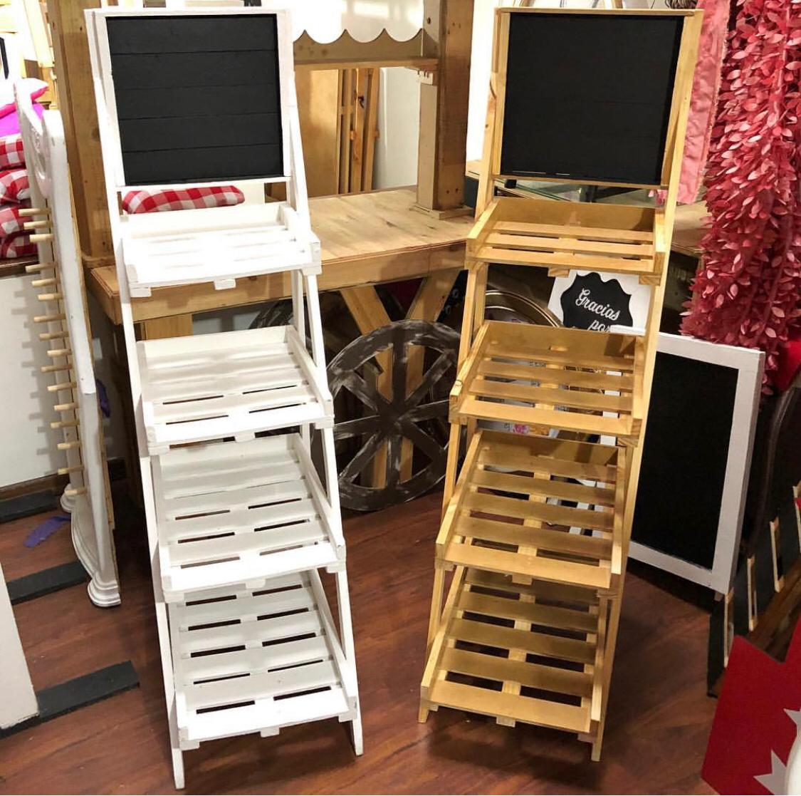 Escalera lineal 4 peldaños 
Color Madera Color Blanco
Alquiler $ 60.000
Escalera lineal 4 peldaños 
Color Madera Natural
Alquiler $ 60.000