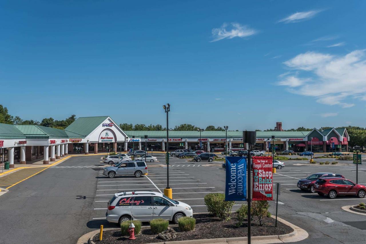 https://0201.nccdn.net/1_2/000/000/0f1/241/retailspacesinsterlingva-min-1280x854.jpg