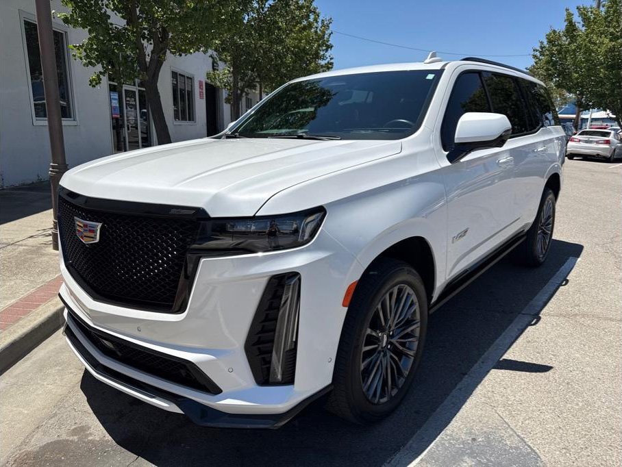 2024 Cadillac Escalade V-Series Sport Utility 4D
Miles: 22,291
Drive: AWD
Trans: Automatic, 10-Spd w/Overdrive
Engine: V8, Supercharged, 6.2 Liter
Stock: 1710
VIN: 1GYS4HK9XRR143273