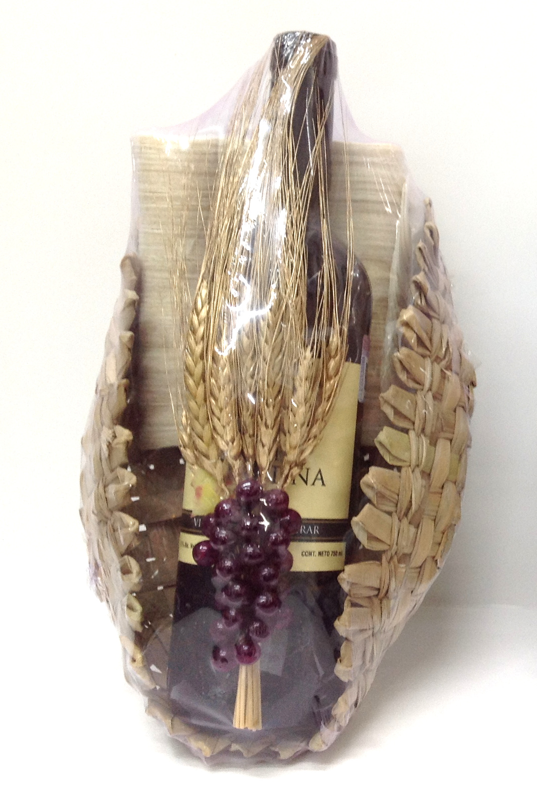 PAQUETE DE HOSTIAS CHICO, VINO SANTA CLARA, CESTO CON ADORNO