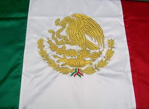 Bandera bordada dorada