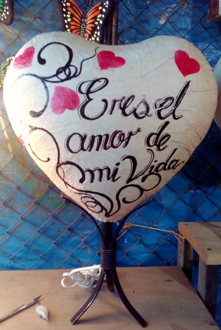 https://0201.nccdn.net/1_2/000/000/0f3/d0d/L--mpara-de-buro-coraz--nes-768x1143.jpg