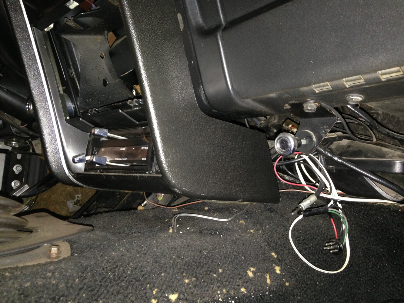 Passenger lower dash wiring