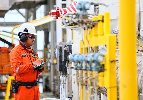 Operator Recording Operation of Oil and Gas Process