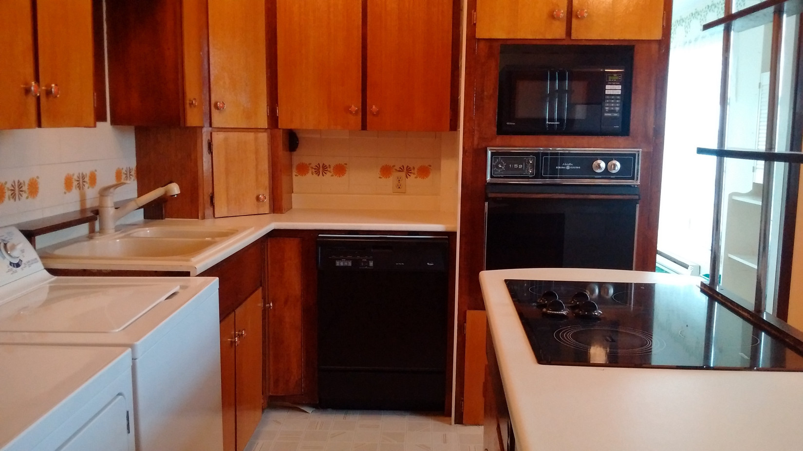 434 Lancaster #1 Kitchen