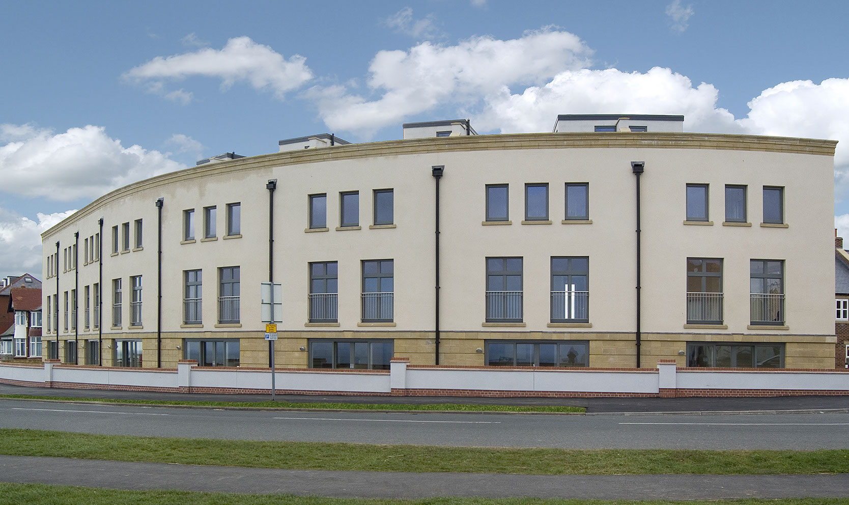 https://0201.nccdn.net/1_2/000/000/0f7/2eb/1039-moorlands_exterior_front_crop_2x.jpg