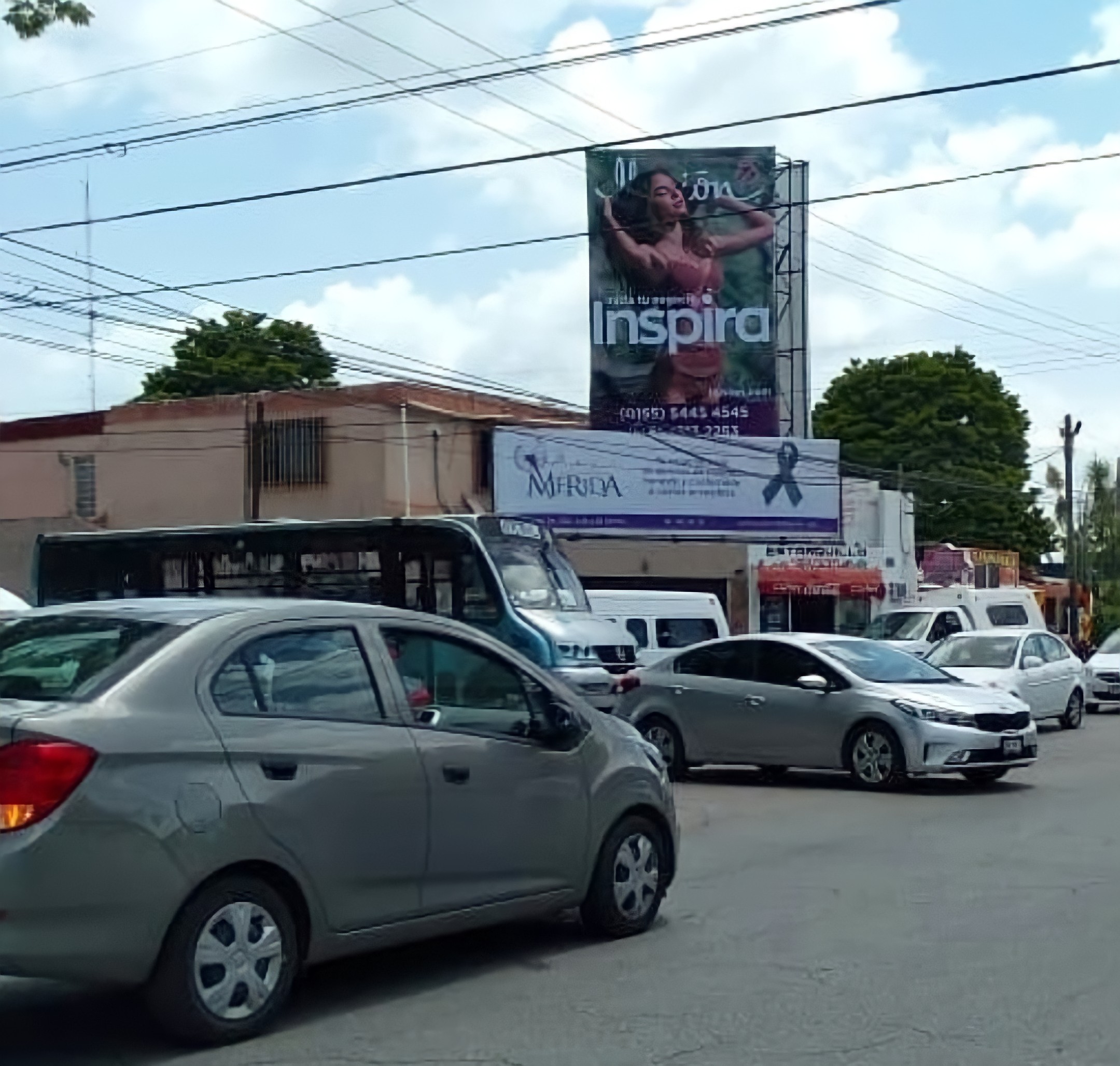 Cartelera espectacular en Merida Yucatán de 4 x 6 sobre Av. principal , frente Hospital Juarez IMSS, área de plazas comerciales, Hospitales, oficinaas de SEP