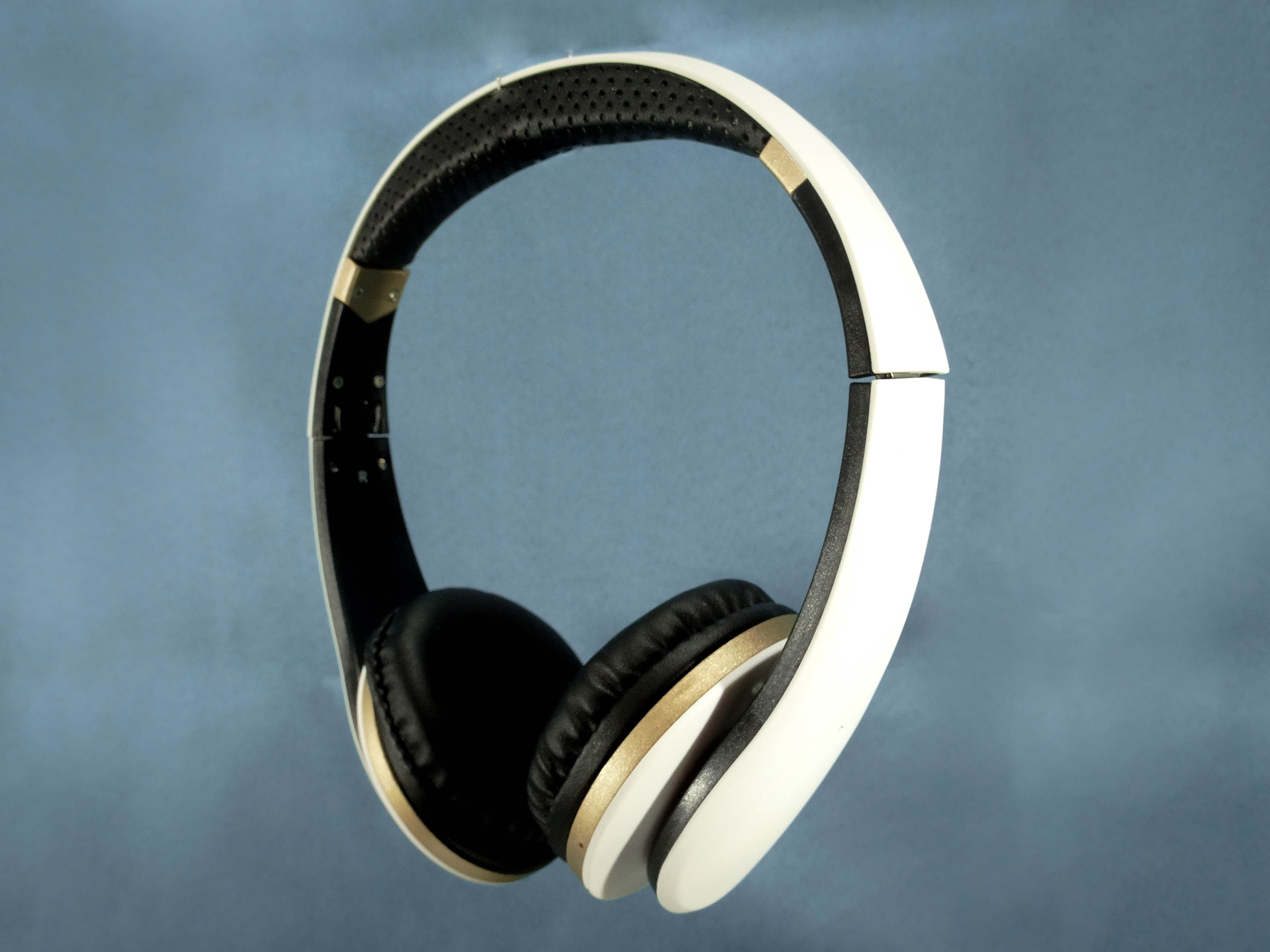 BT023
AUDIFONO BLUETOOTH Y ALAMBRICO 