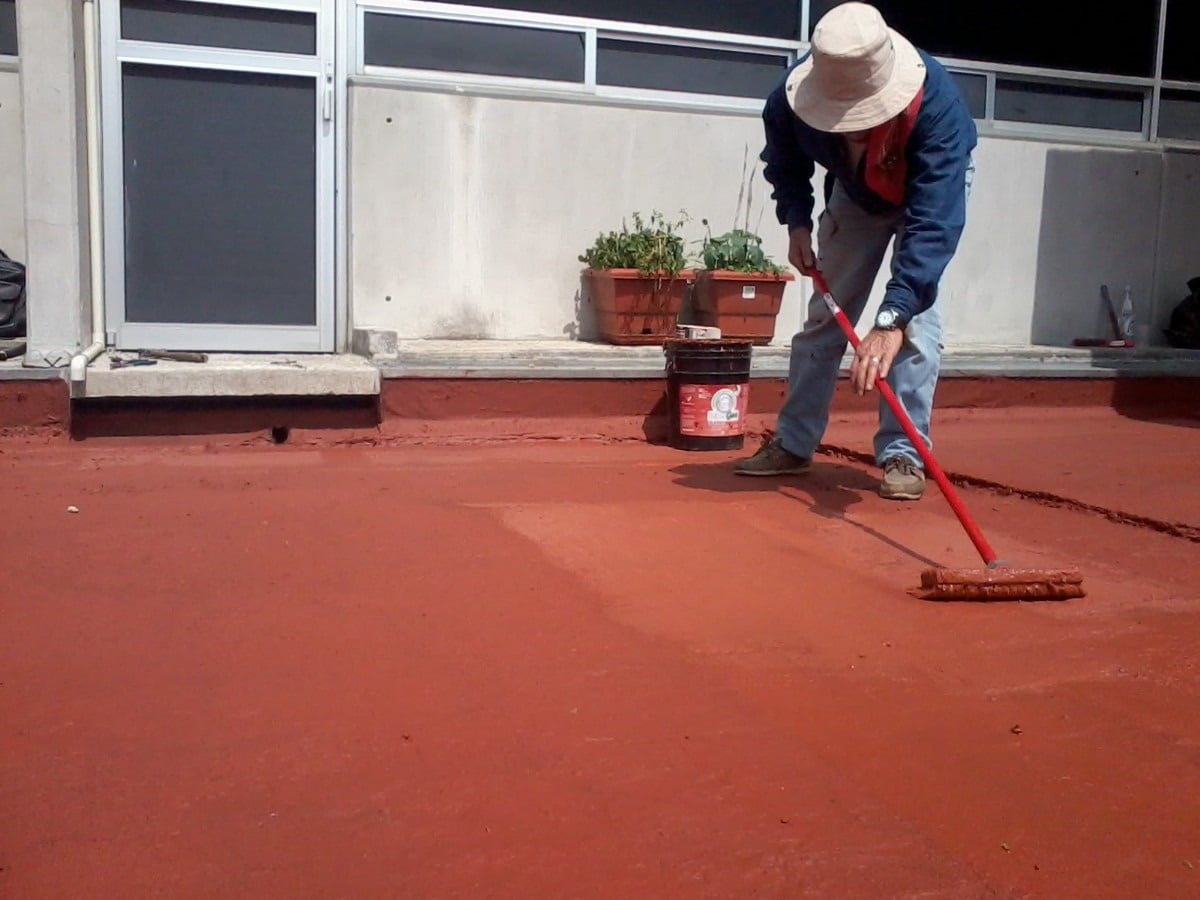 Impermeabilizantes (tapa goteras, brea en frió, brea estándar, adhecol, tapa poros)