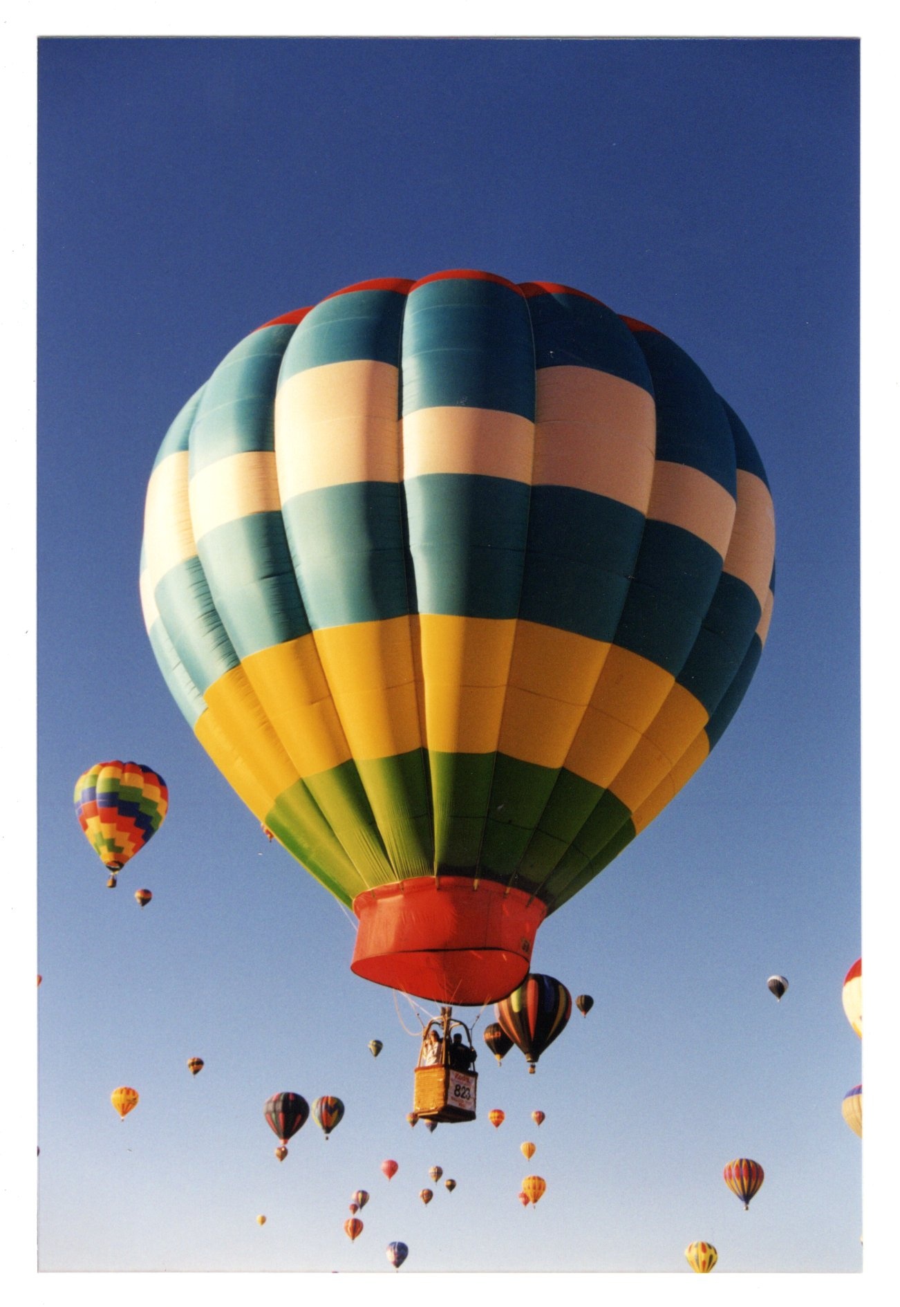 https://0201.nccdn.net/1_2/000/000/0f9/2ed/hot-air-balloons--13--1302x1890.jpg