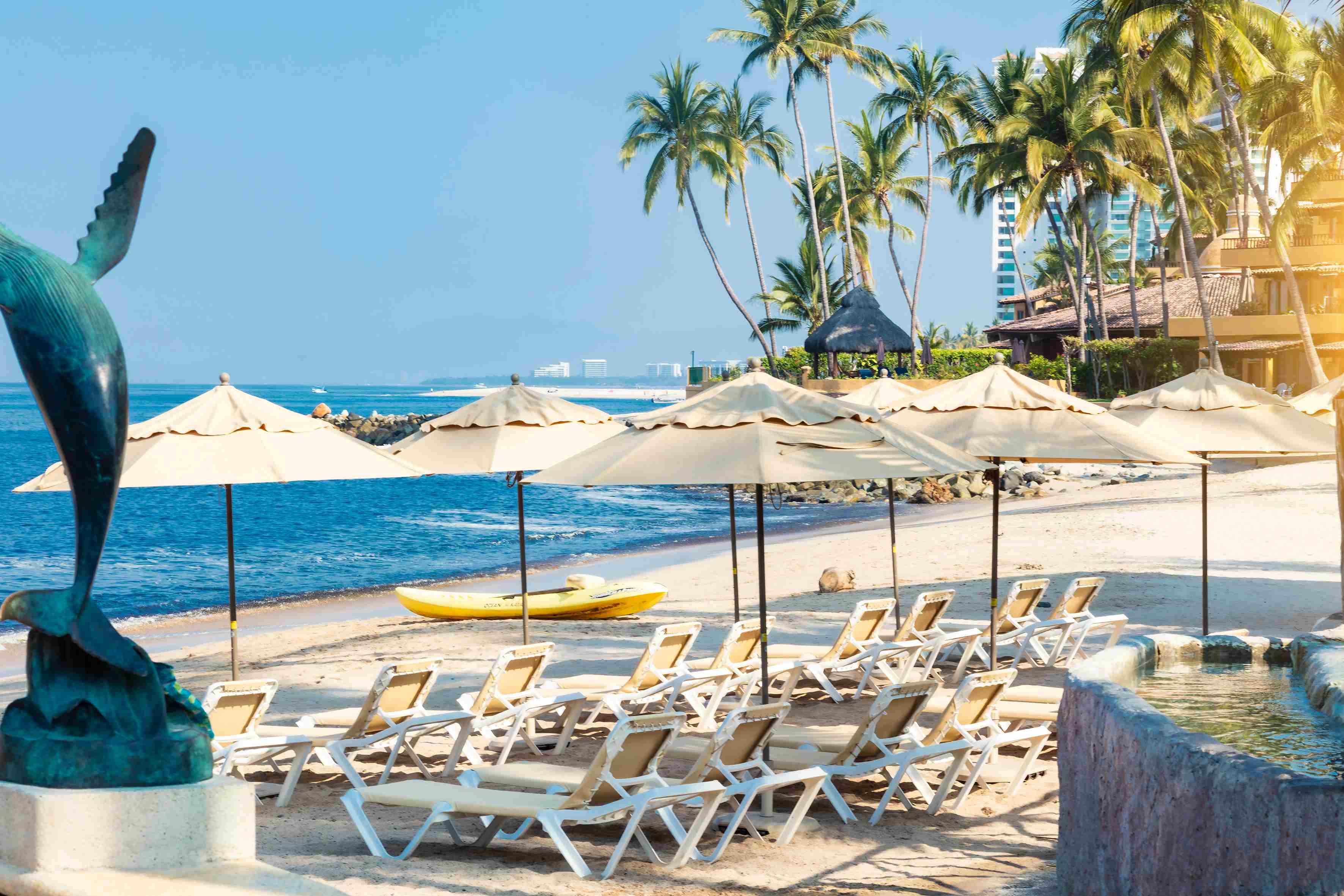 https://0201.nccdn.net/1_2/000/000/0f9/353/playa-las-palmas-3.jpeg