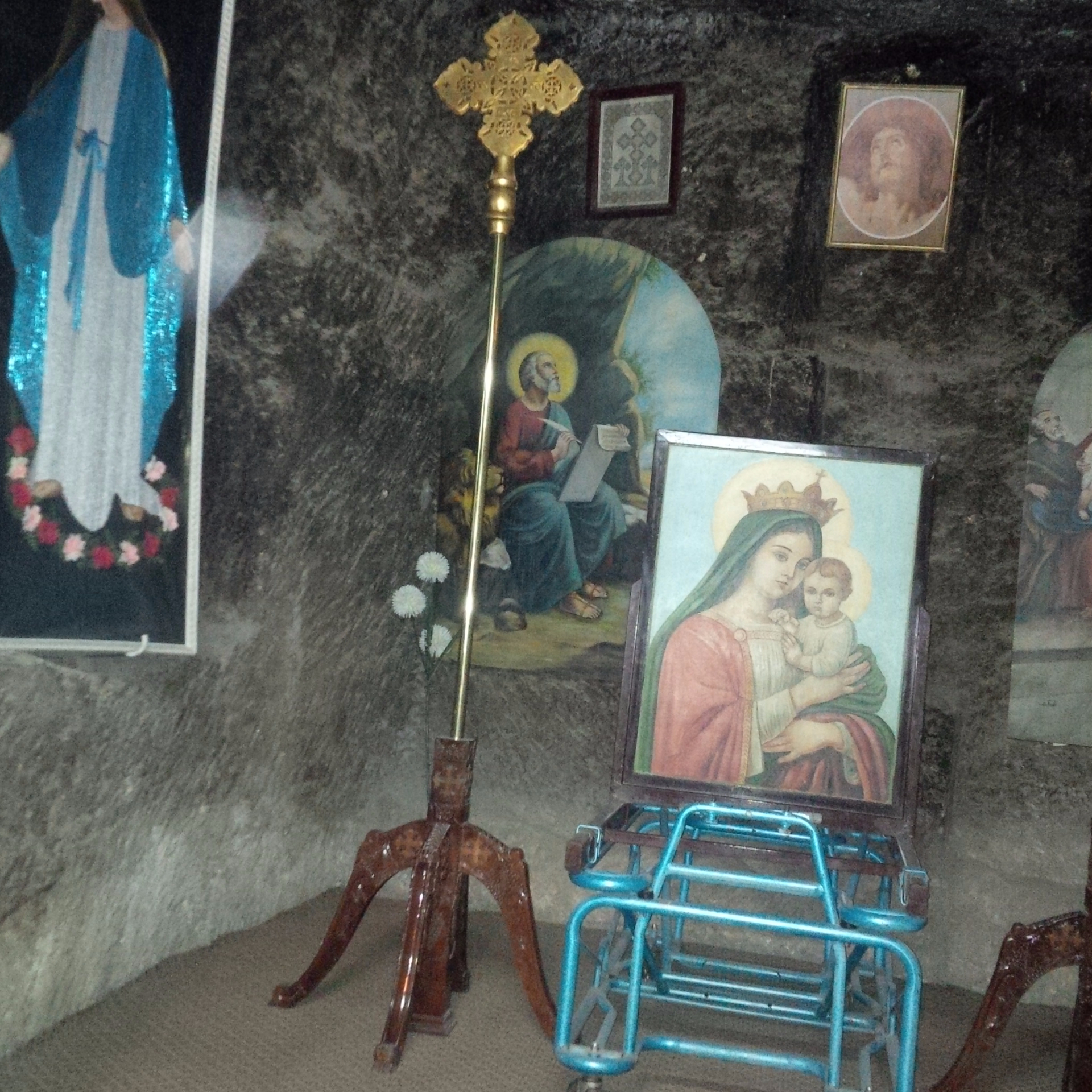 Small Cave wher the
Holy Family hid out
