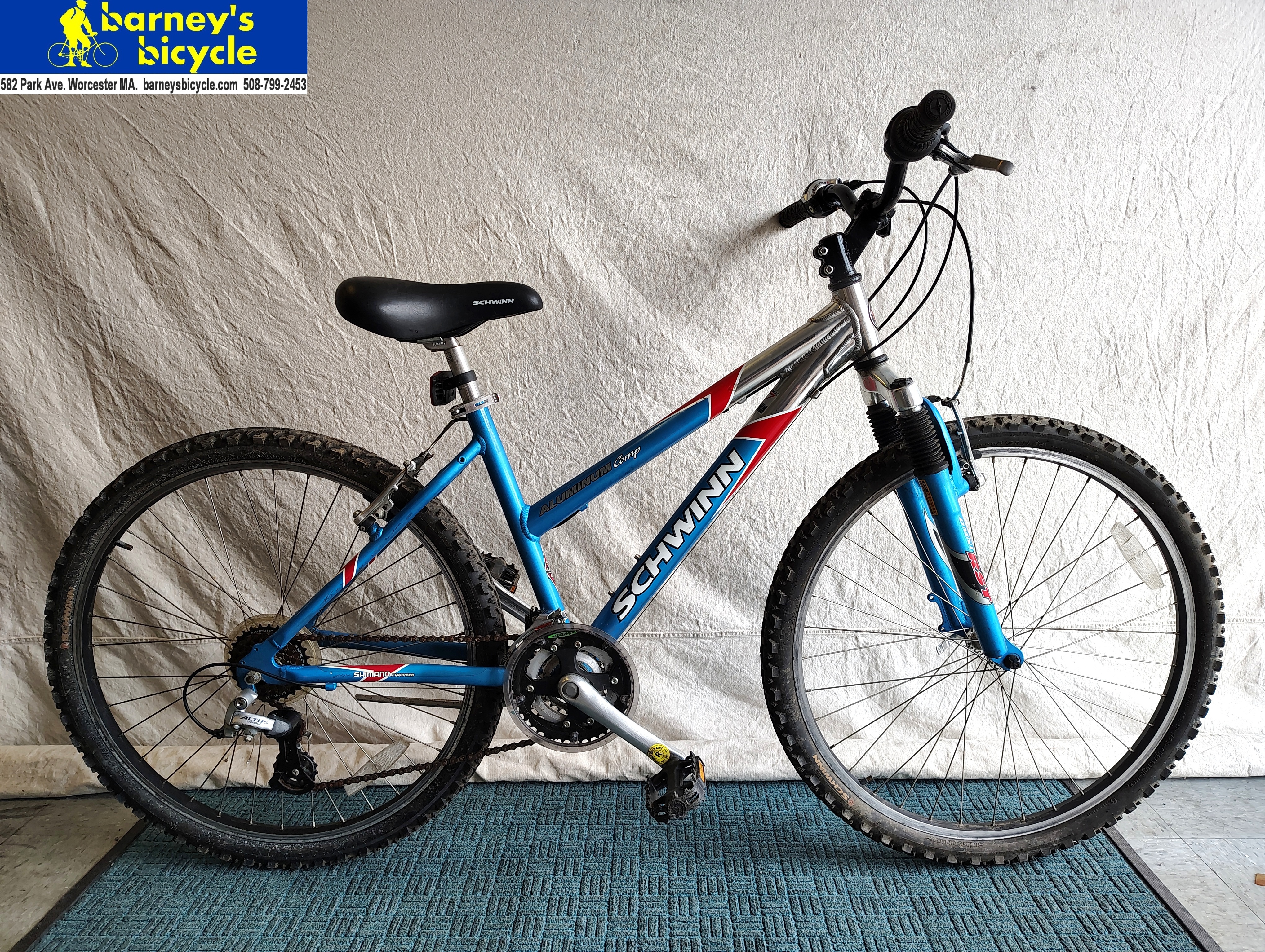 Schwinn Aluminum Step-Thru
Frame Size: 16" SM/ Rider Height: 5'4-5'7
$189.00