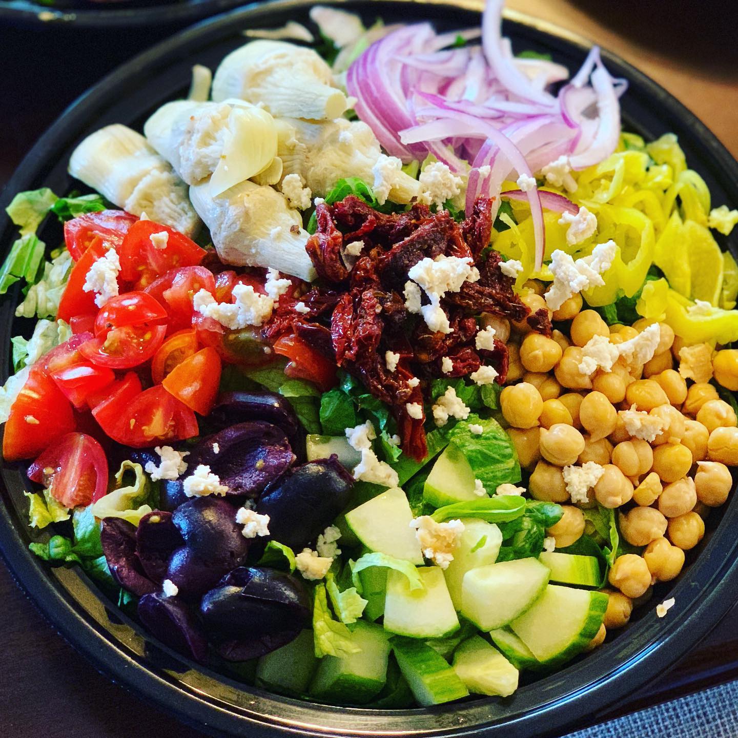 https://0201.nccdn.net/1_2/000/000/0fa/1fe/greek-salad.jpg