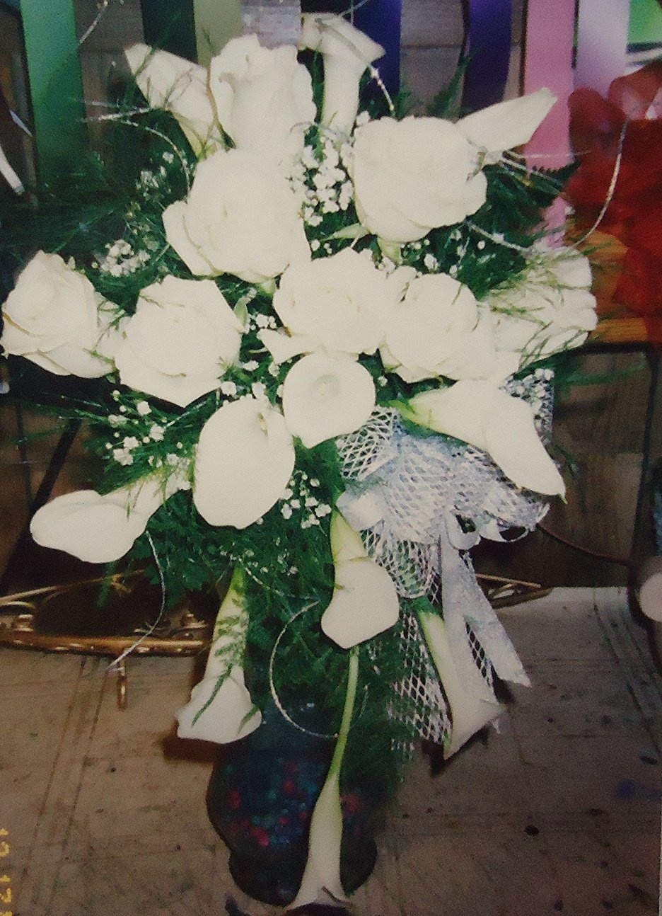 &quot;FRESH&quot;  Cascading Bouquet
(All White)
     $225.00